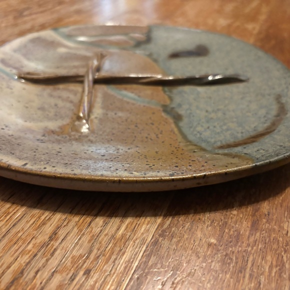 Handcrafted Ceramic Cross Plate in Earthy Tones - Picture 2 of 3
